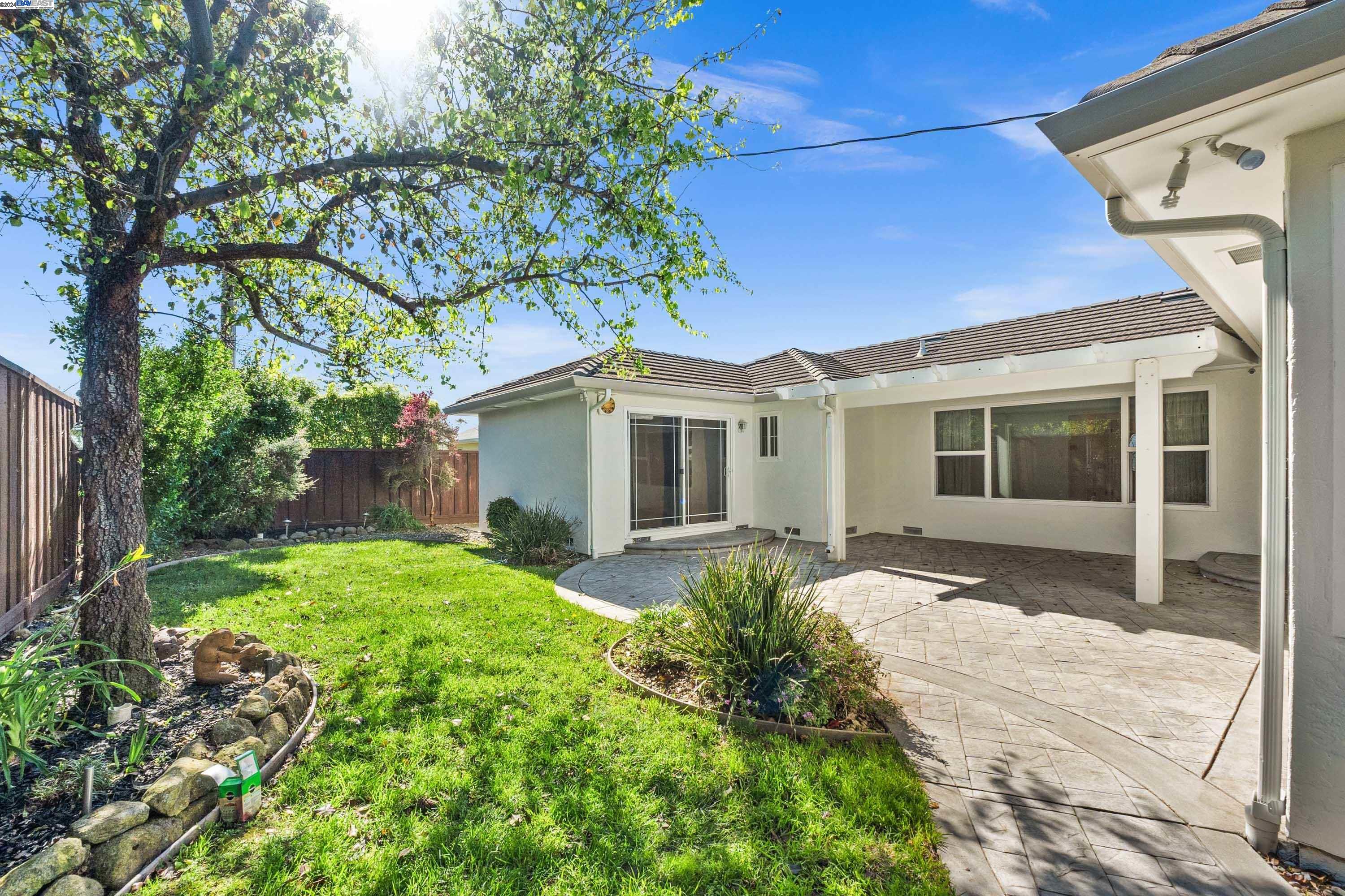 5238 Brophy Dr