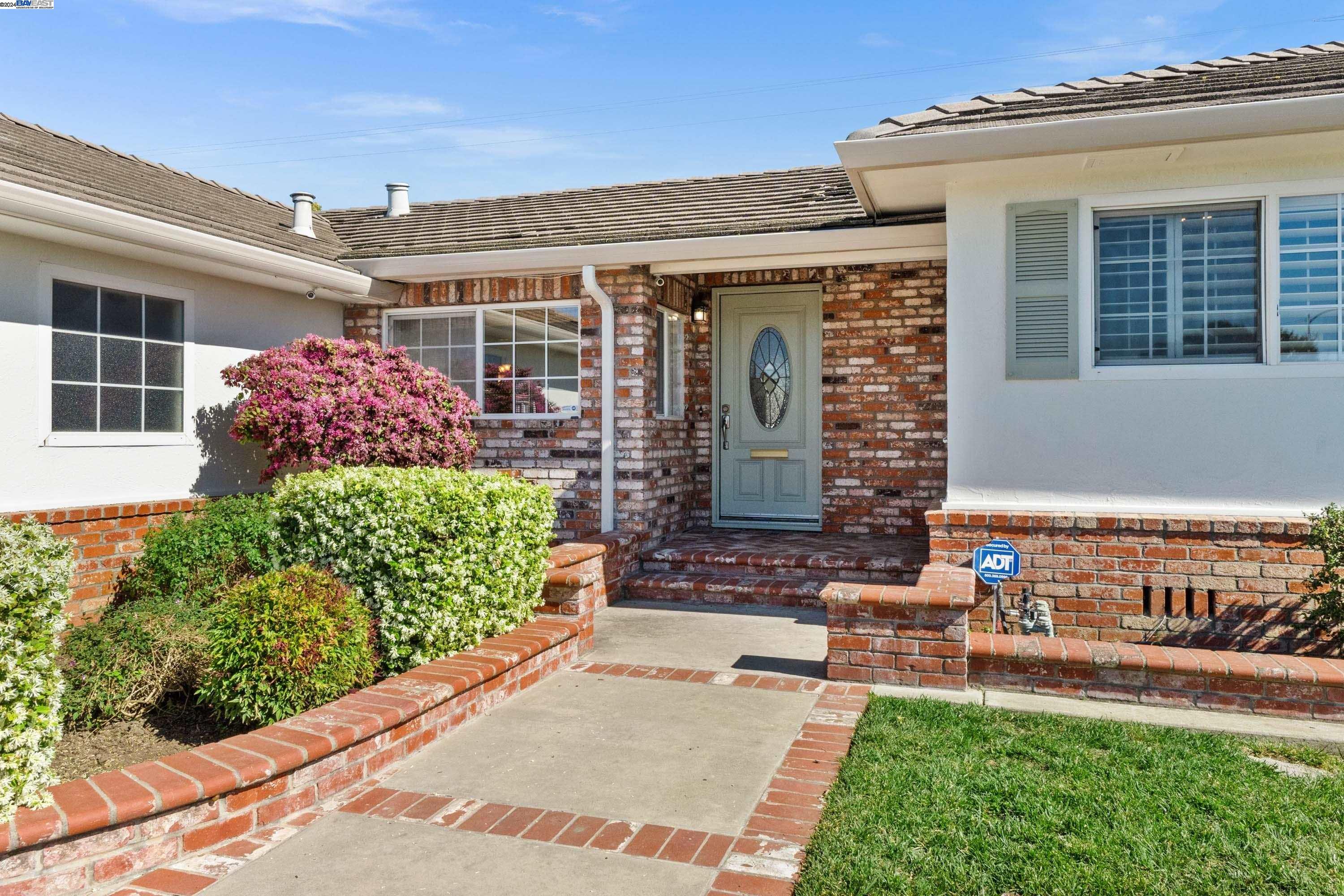 5238 Brophy Dr