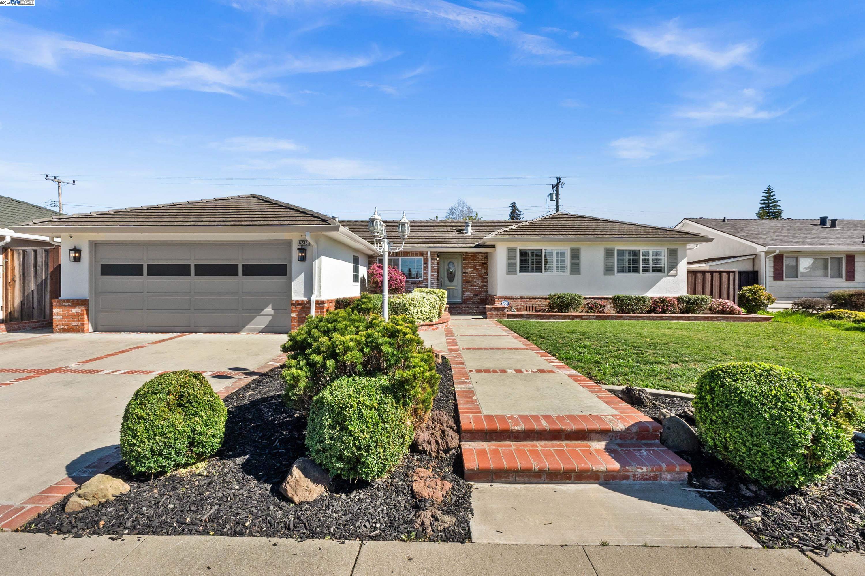 5238 Brophy Dr