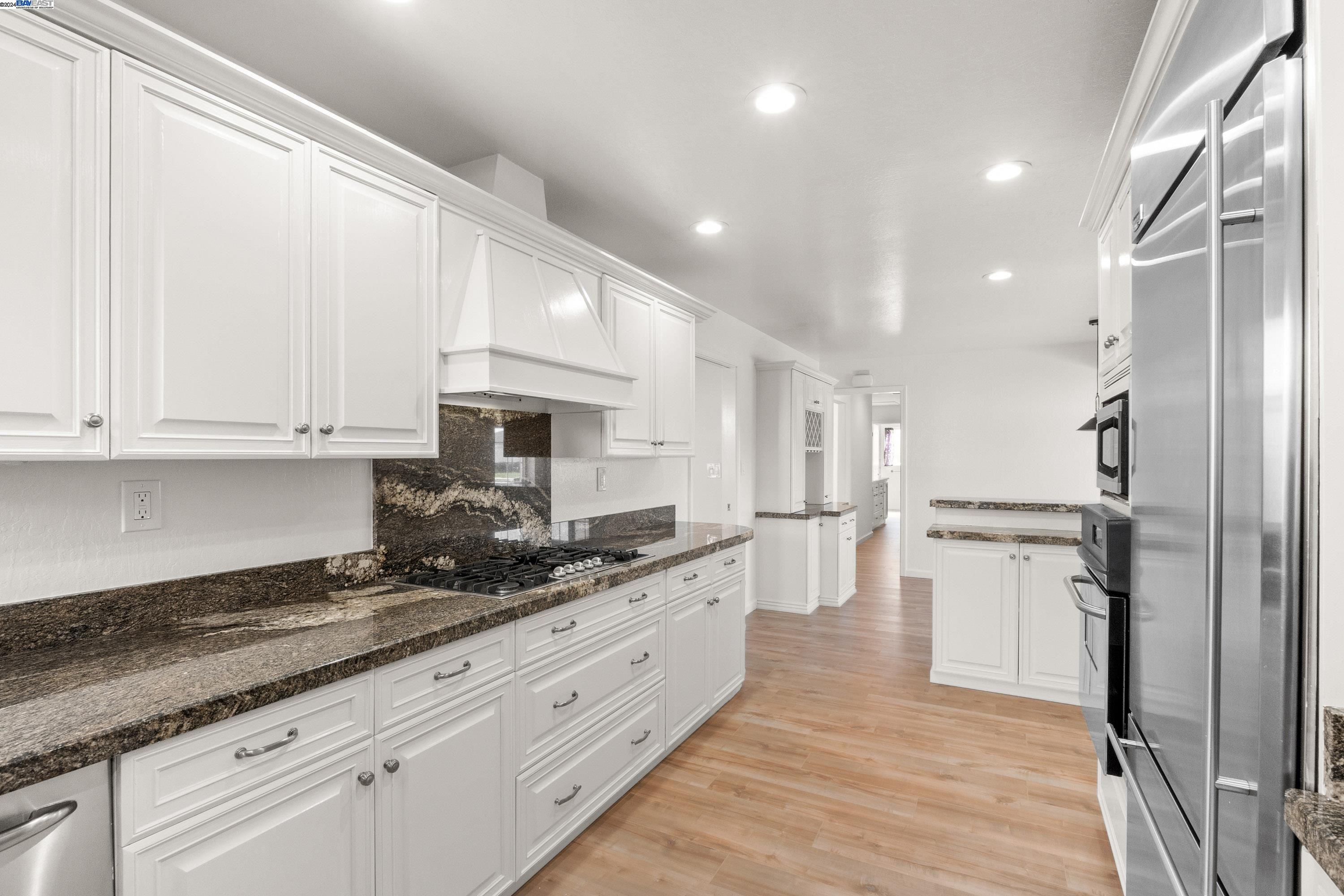 5238 Brophy Dr