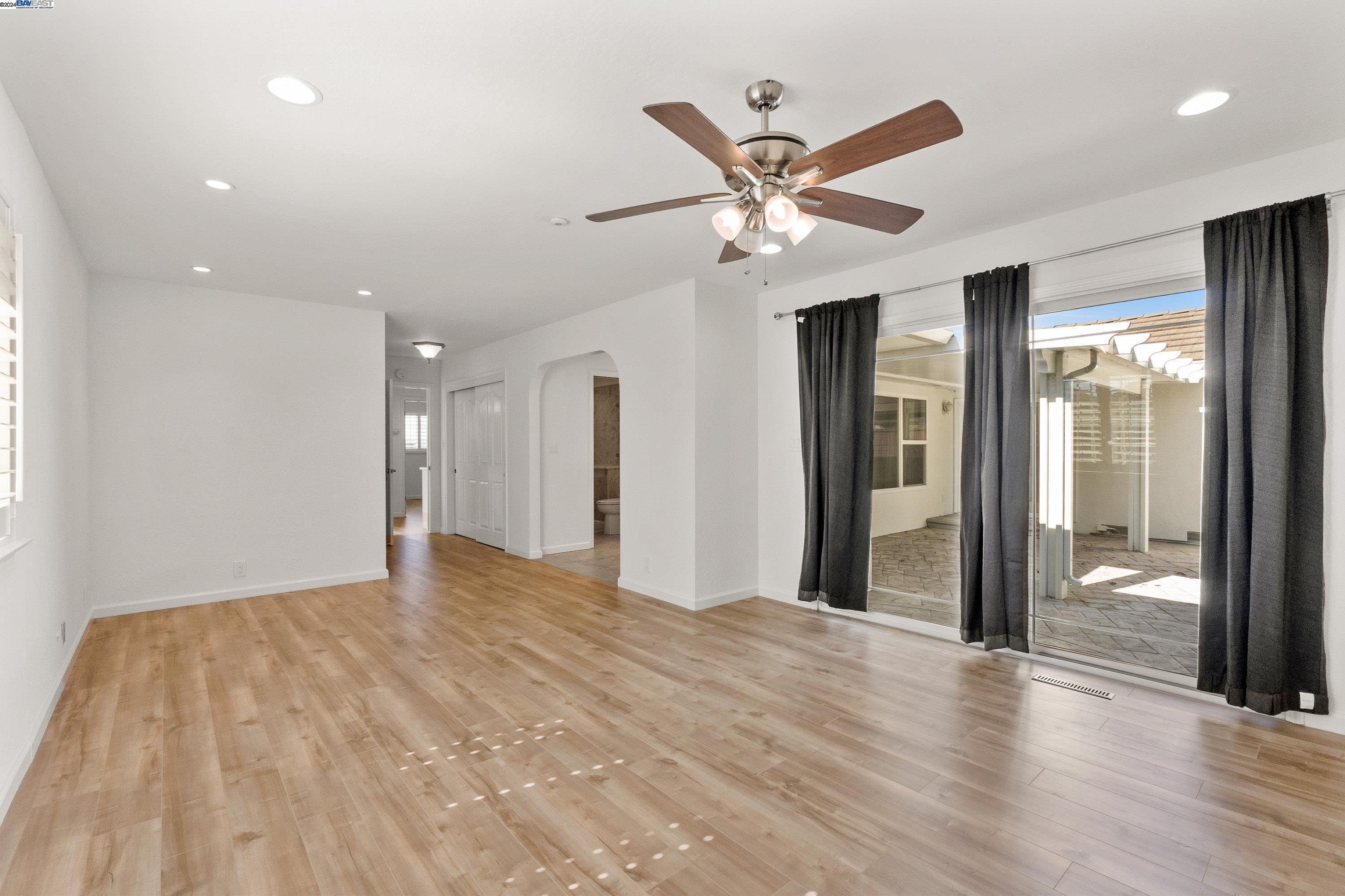 5238 Brophy Dr