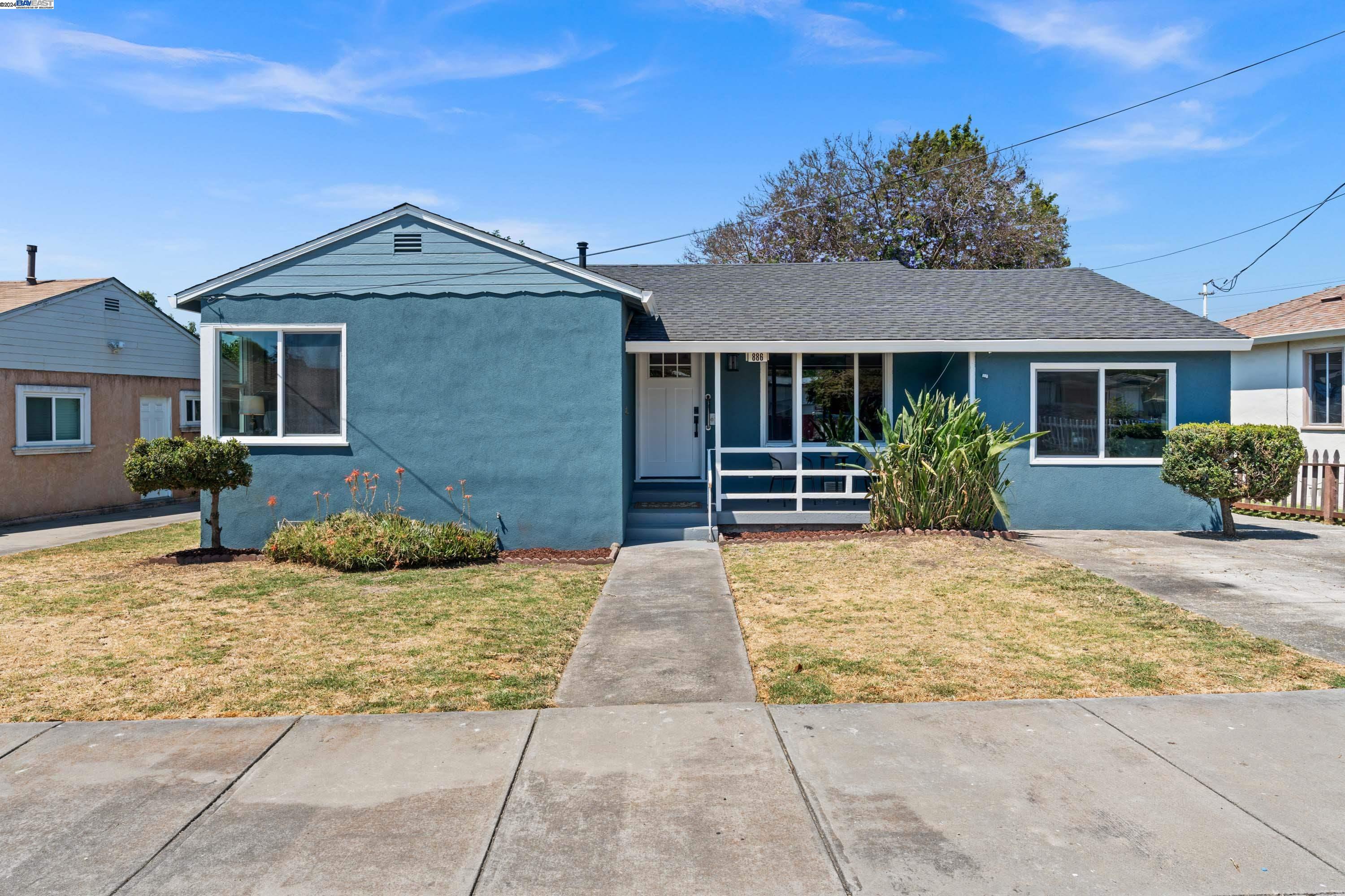 886 Harmony Dr