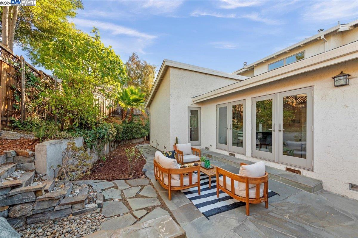 504 Weybridge Dr