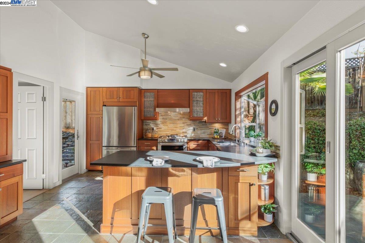 504 Weybridge Dr