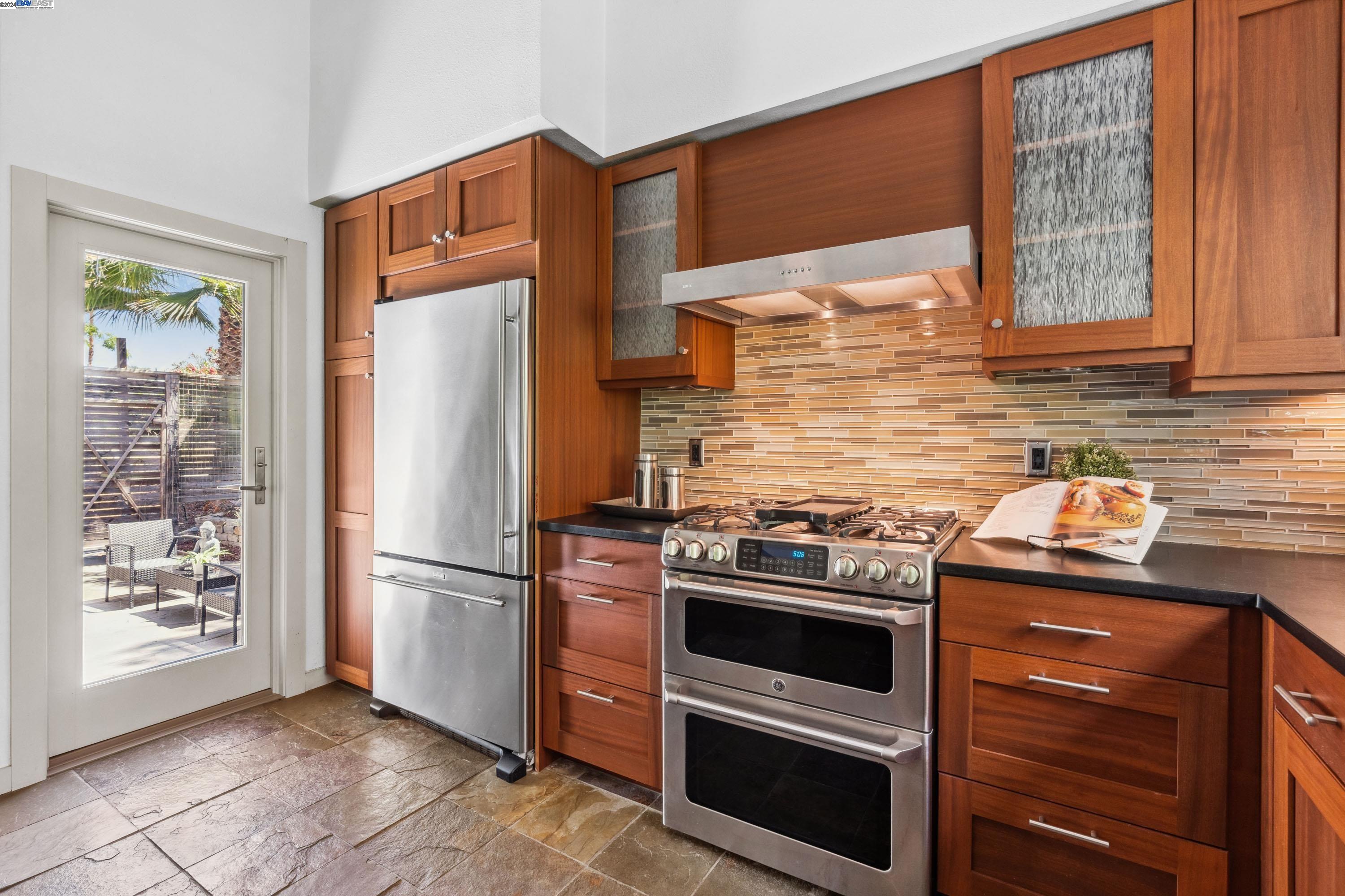 504 Weybridge Dr
