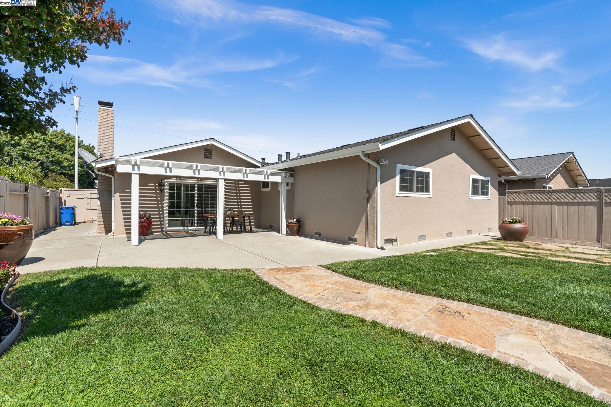 37881 Manzanita St
