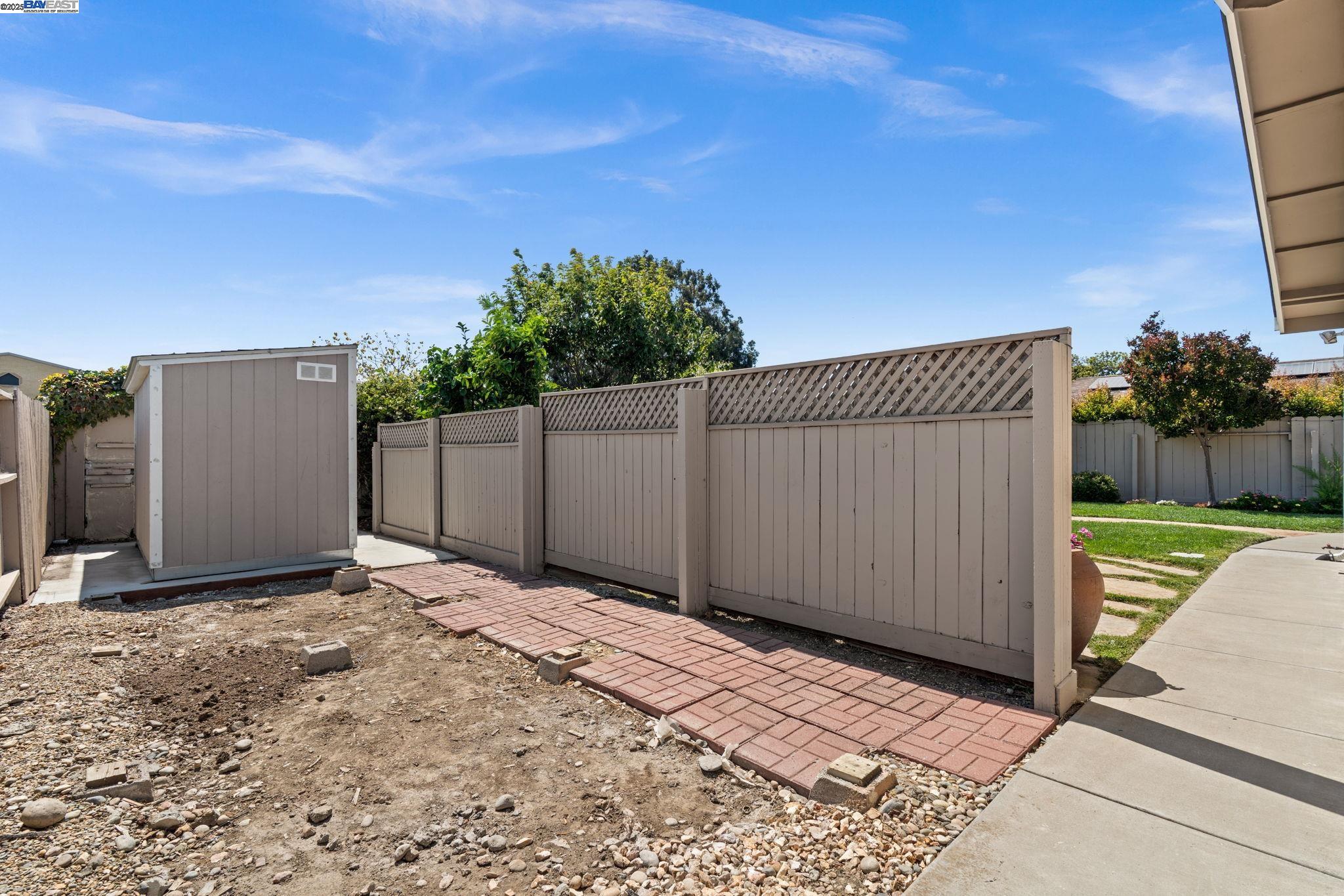 37881 Manzanita St