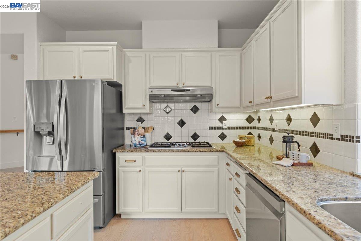 36063 Crystal Springs Dr