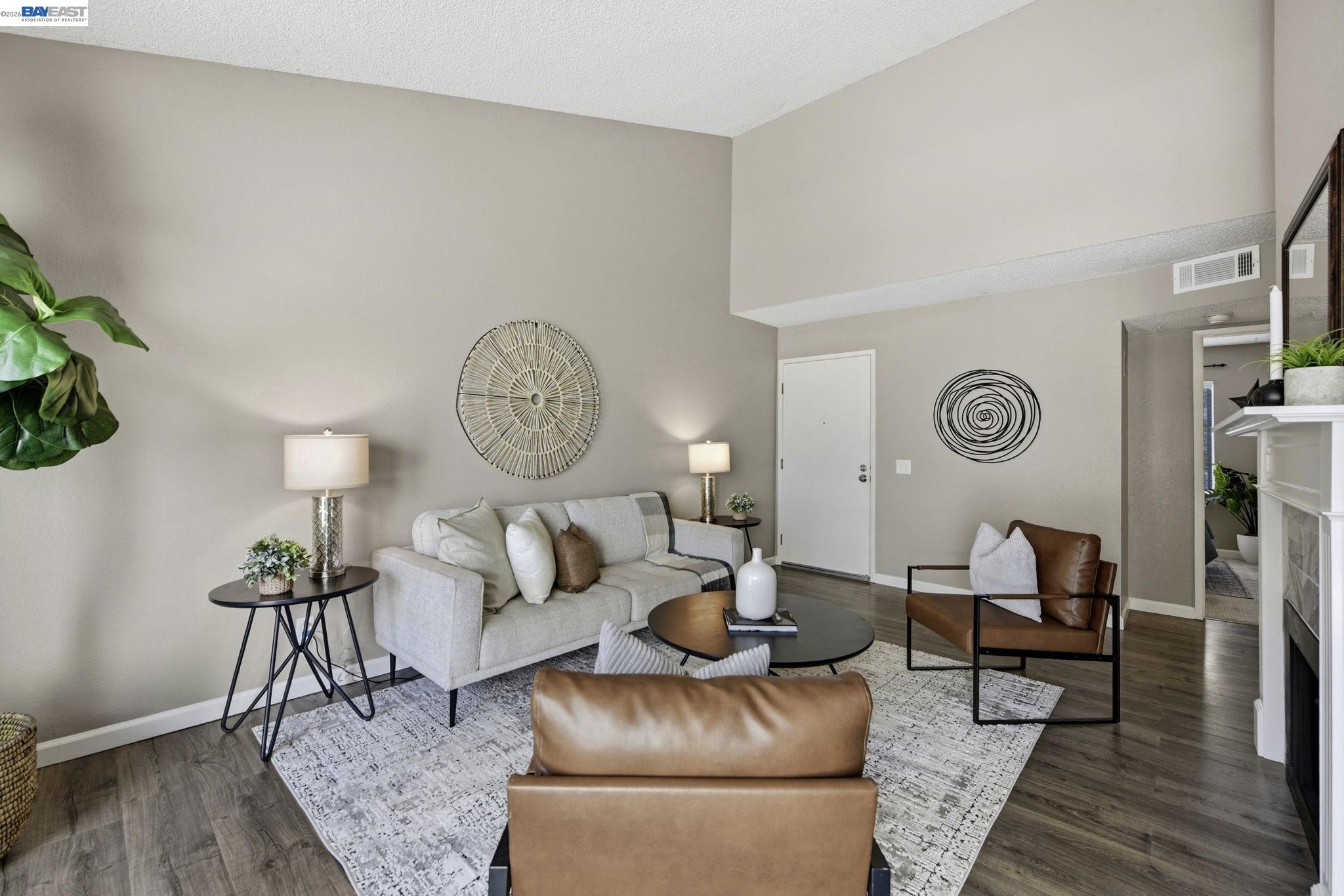 37200 Meadowbrook Cmn # 203