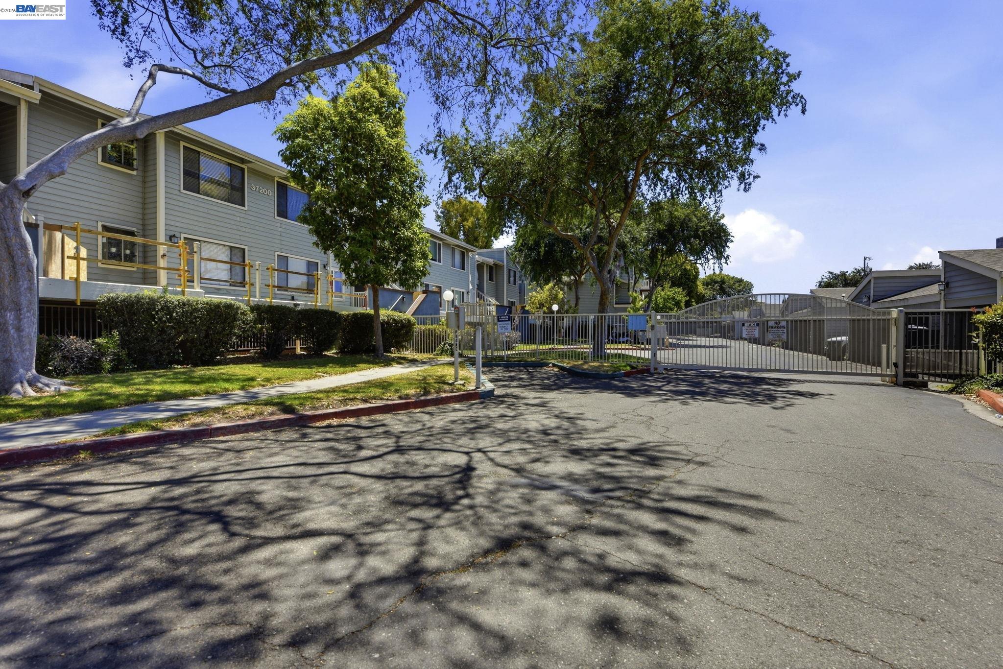 37200 Meadowbrook Cmn # 203