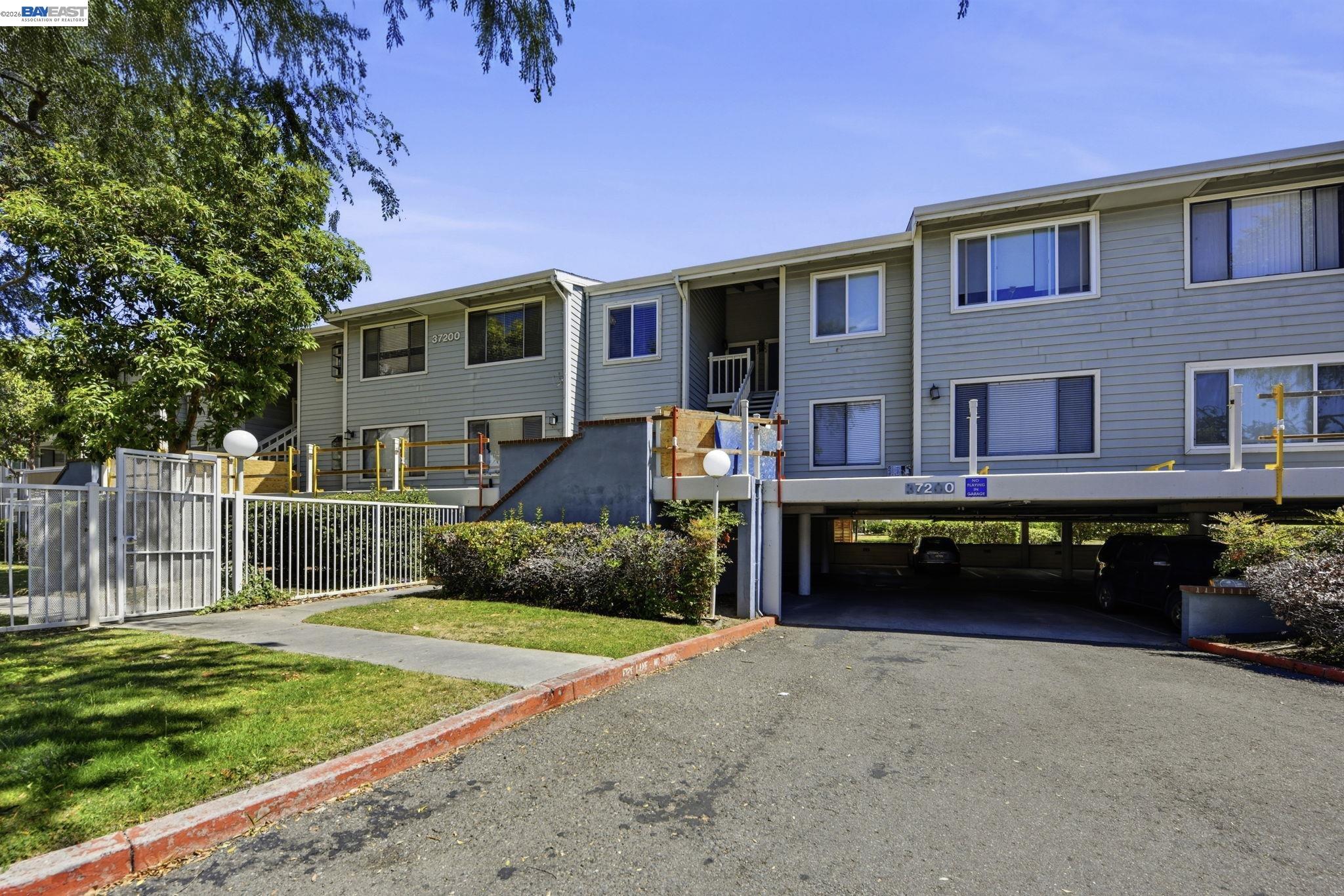 37200 Meadowbrook Cmn # 203