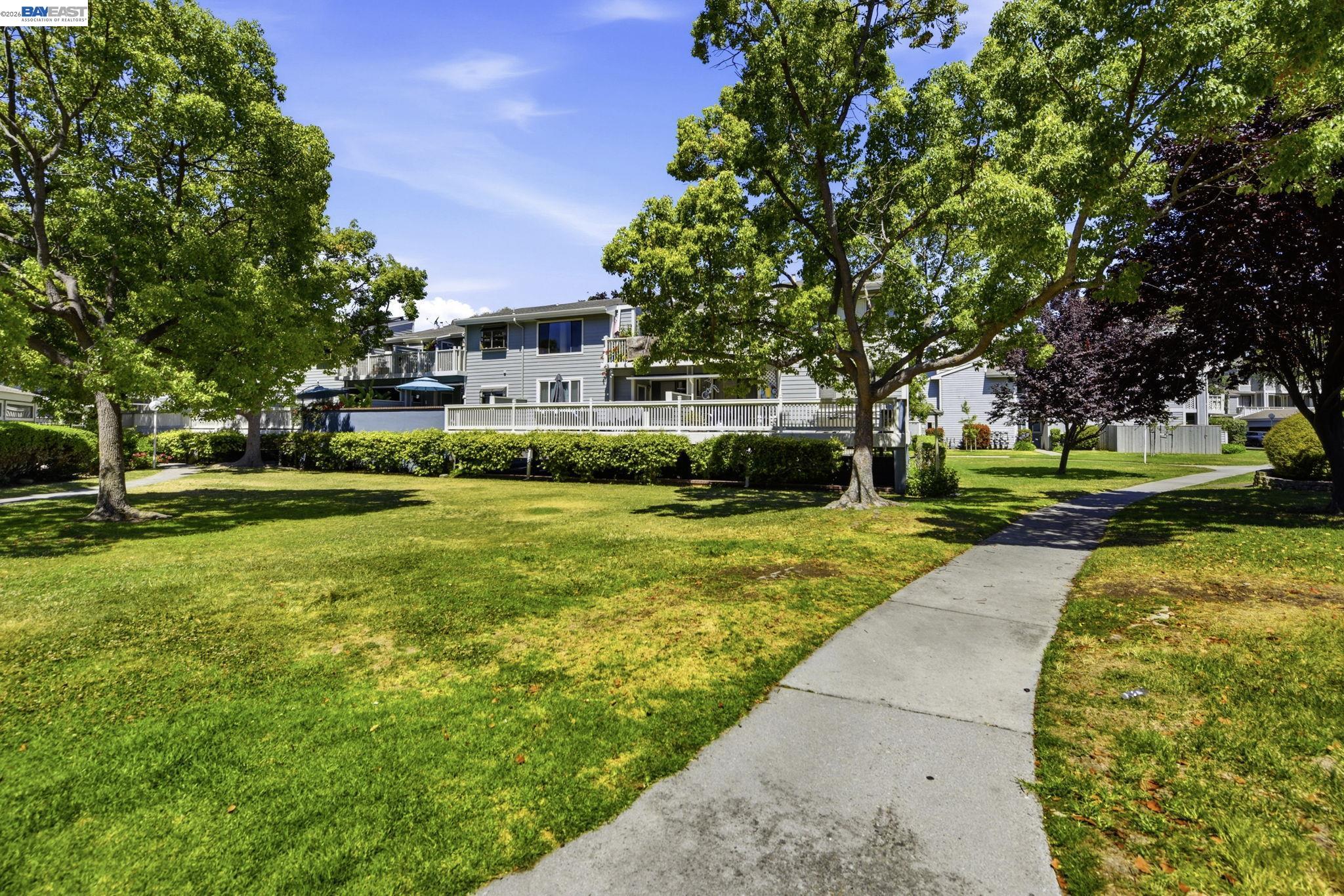 37200 Meadowbrook Cmn # 203
