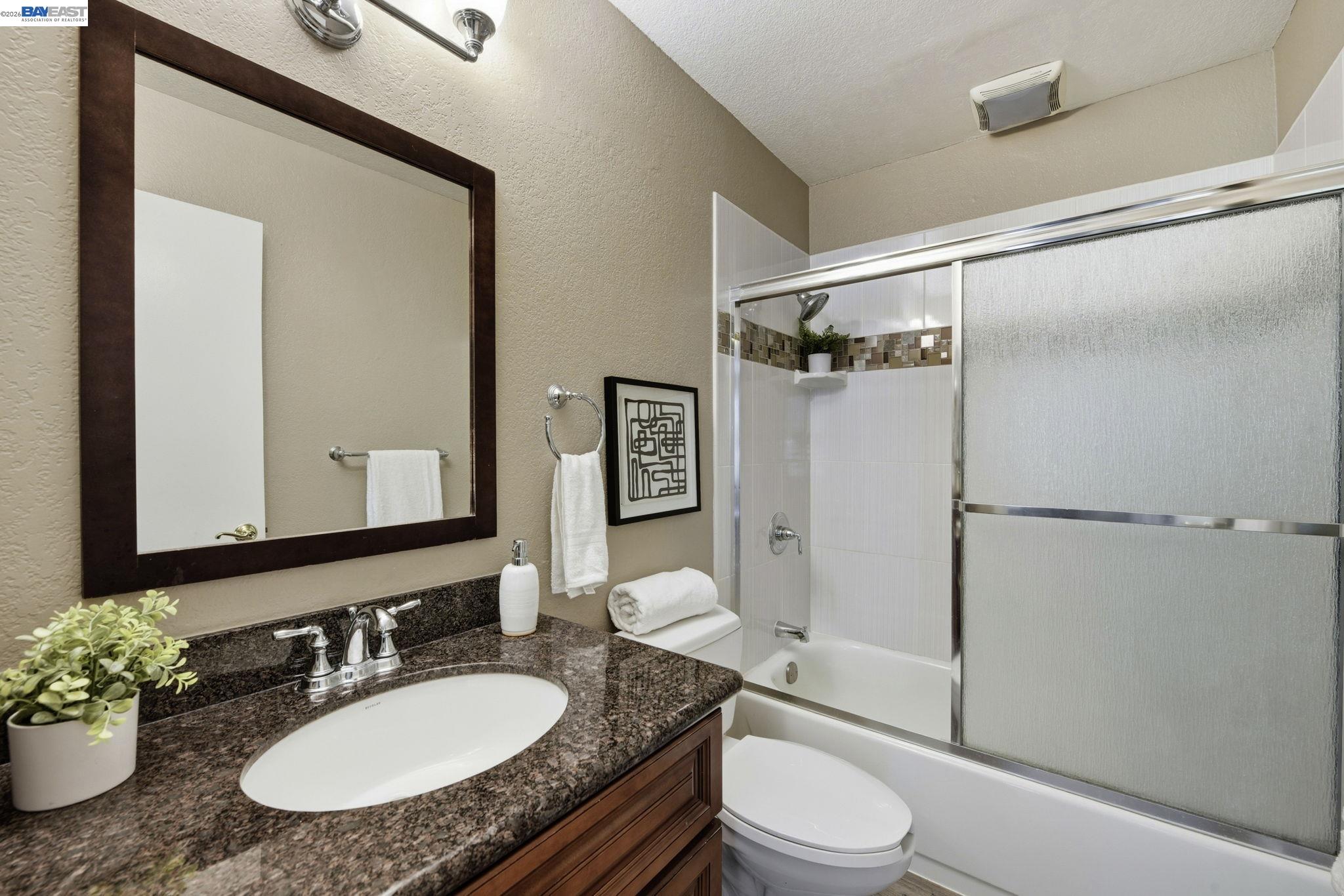 37200 Meadowbrook Cmn # 203