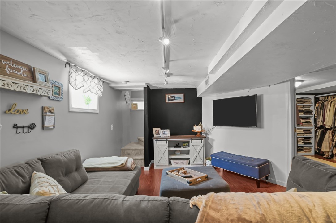 69 Greenfield Avenue