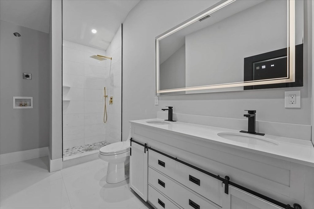 19-21 Standard Street # 3