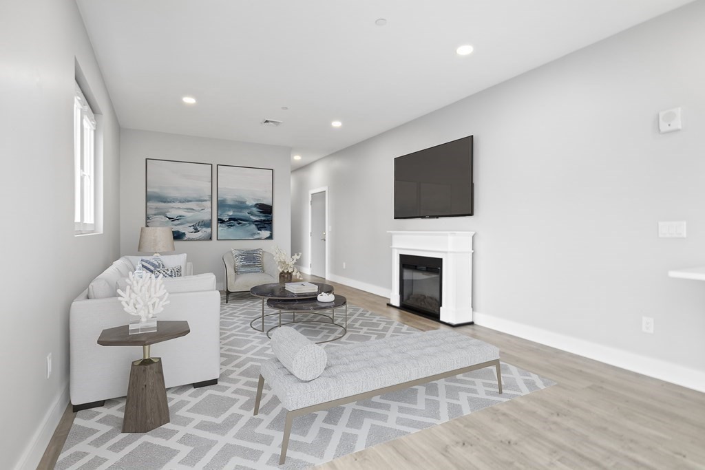 610 Rutherford Ave # 301