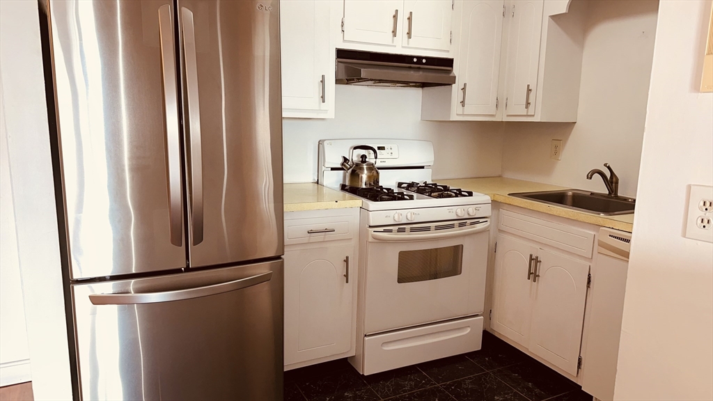 685 Oak St # 12 Unit: 4-12