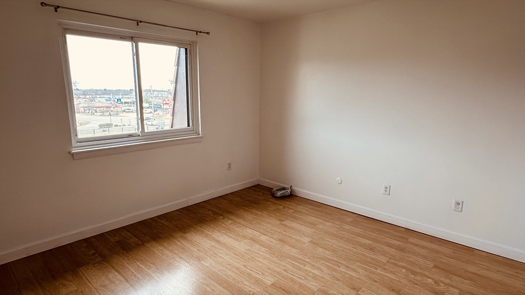 685 Oak St # 12 Unit: 4-12