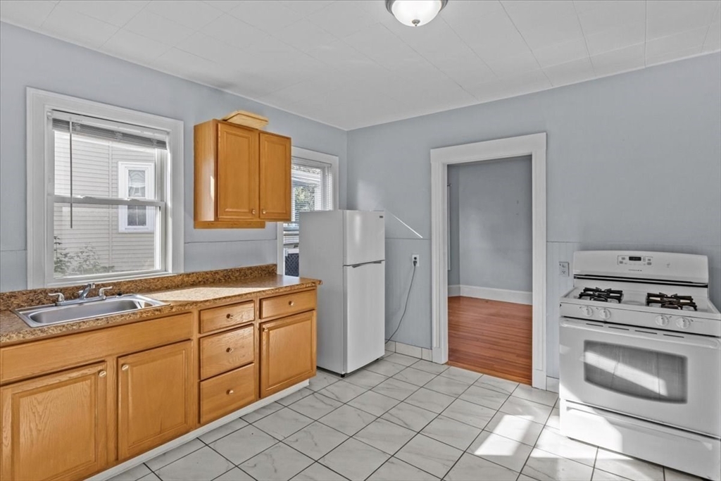 25-27 Kenwood Rd # 1