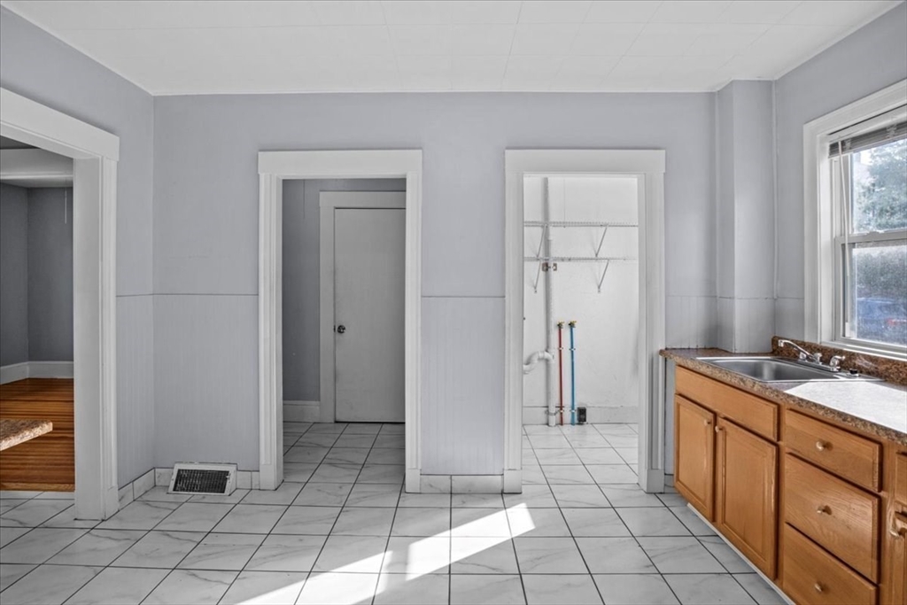 25-27 Kenwood Rd # 1