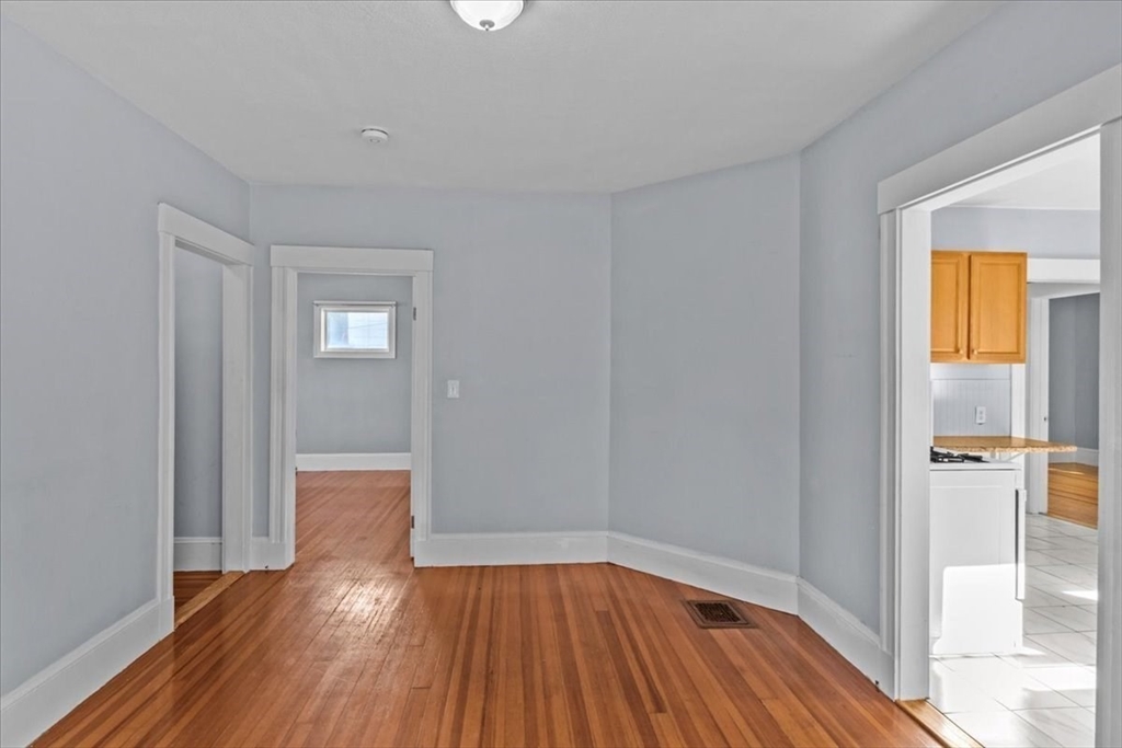 25-27 Kenwood Rd # 1