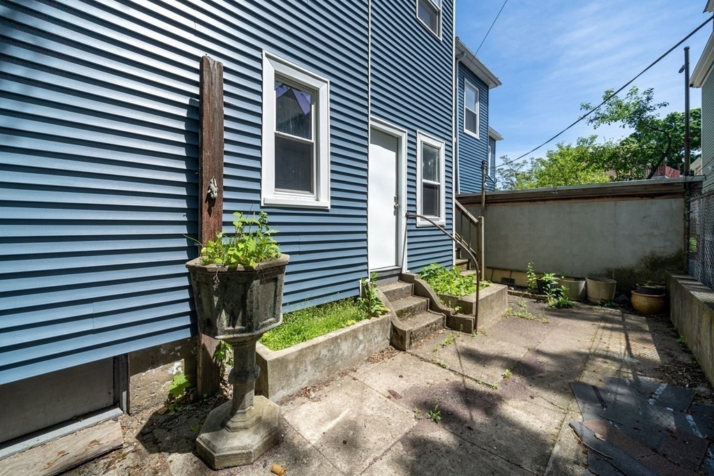 23 E Cottage St # 1