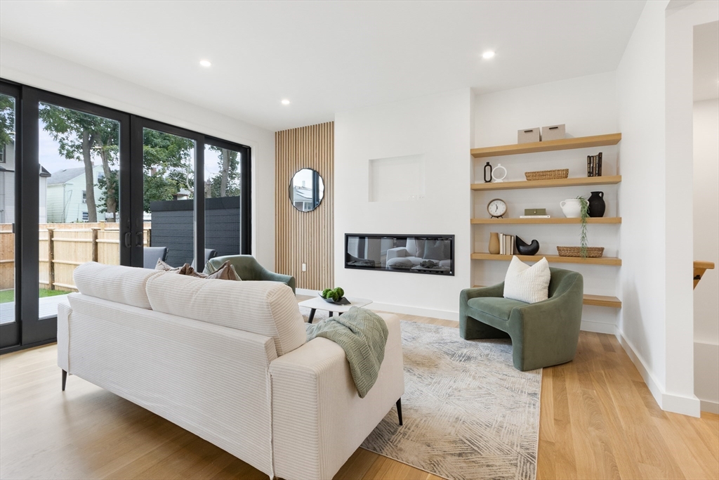 22 Appleton Street # 1