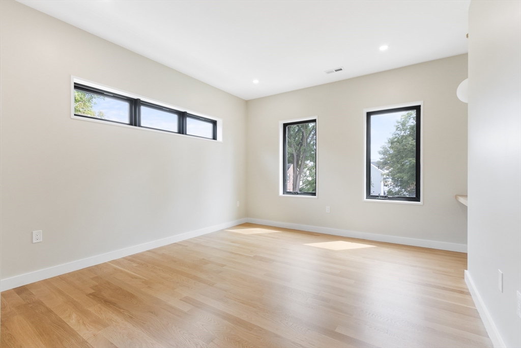 22 Appleton Street # 1