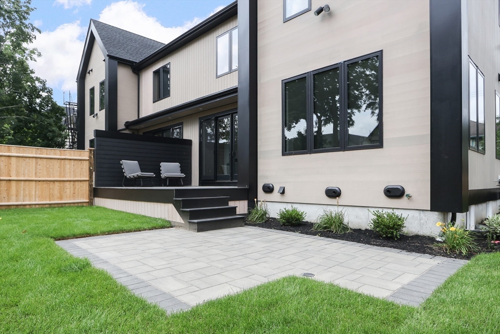 22 Appleton Street # 1