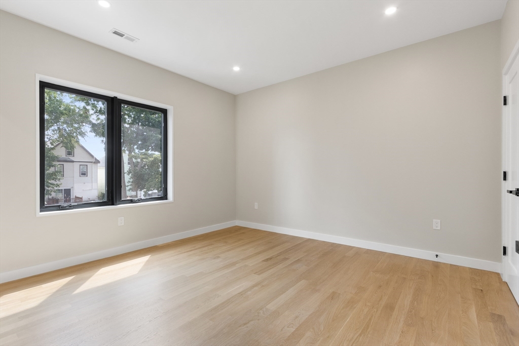 22 Appleton Street # 1