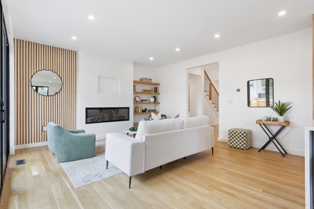 22 Appleton Street # 1