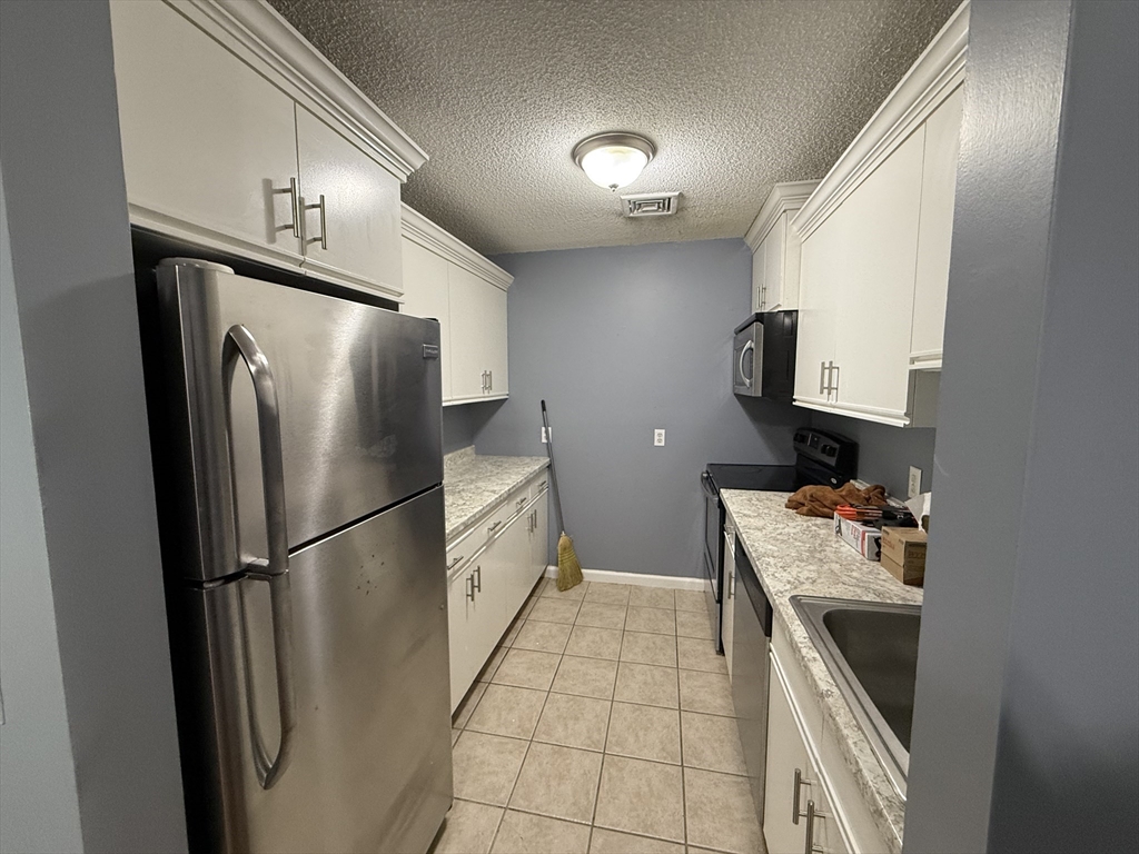 450 Somerset Avenue # 606