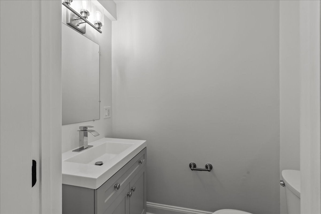 26 Marshall St # 26R