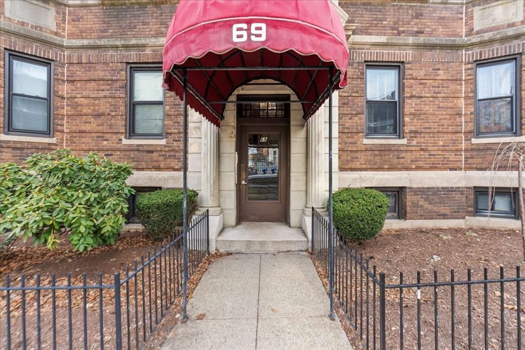 69 Quint Ave # 5