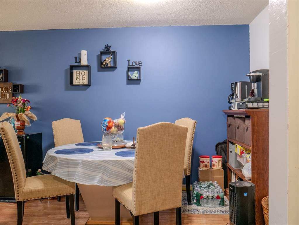 25 Longworth Ave # 11