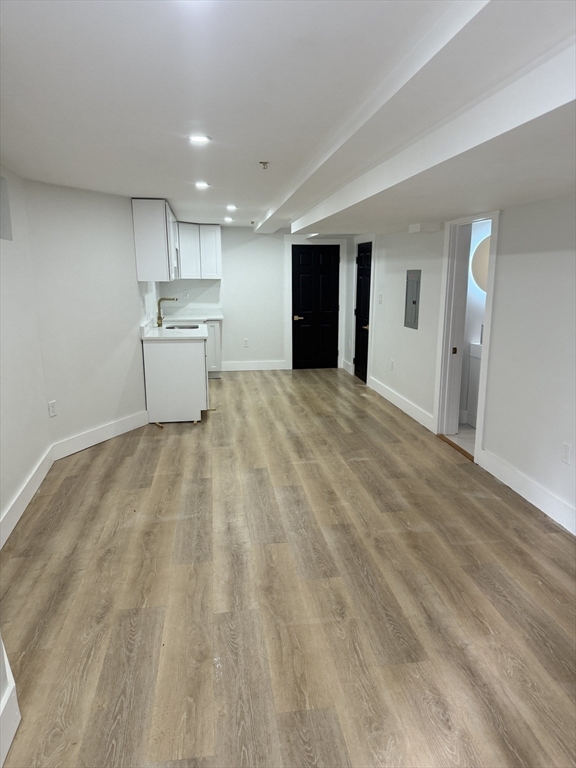 567 Park St # b Unit: 1 and b