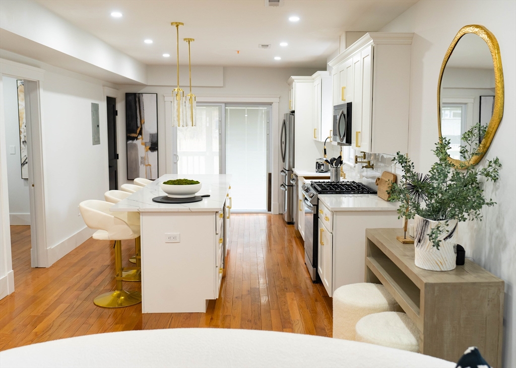 567 Park St # b Unit: 1 and b