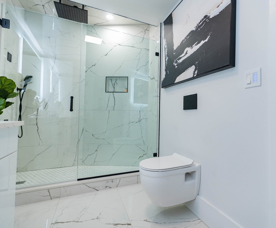 567 Park St # b Unit: 1 and b