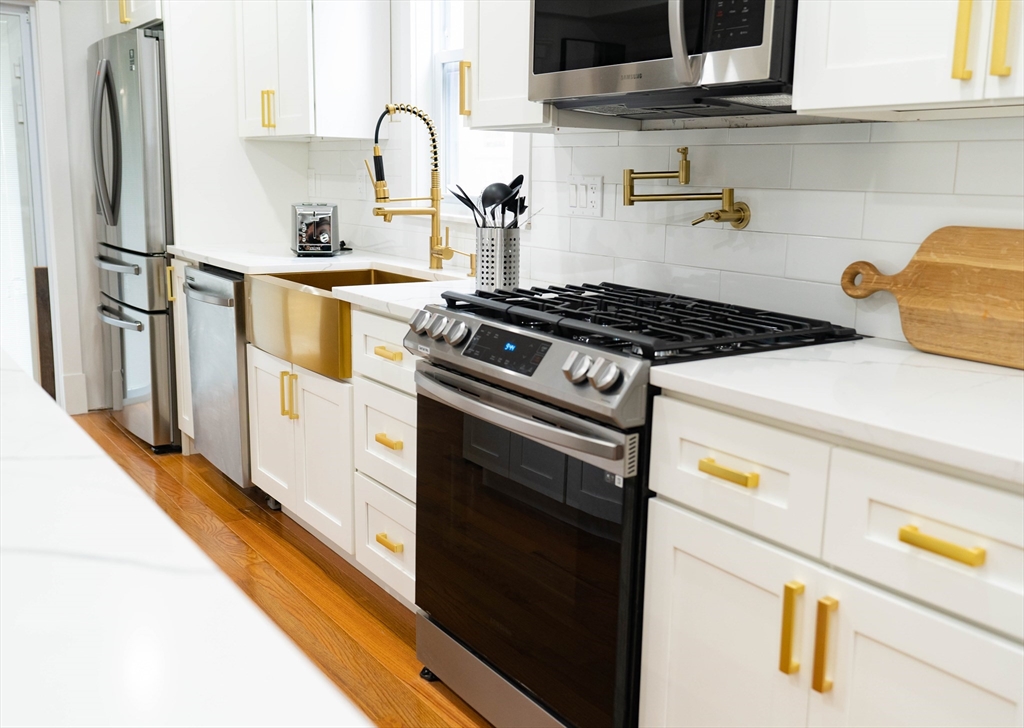 567 Park St # b Unit: 1 and b