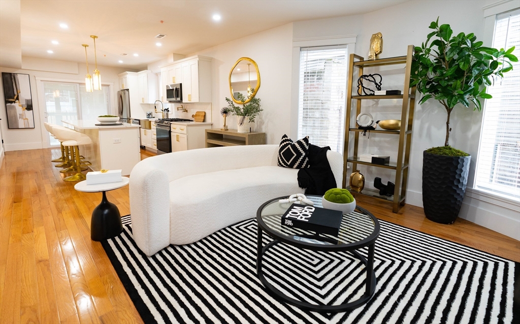 567 Park St # b Unit: 1 and b