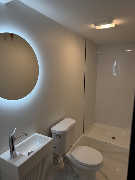 567 Park St # b Unit: 1 and b