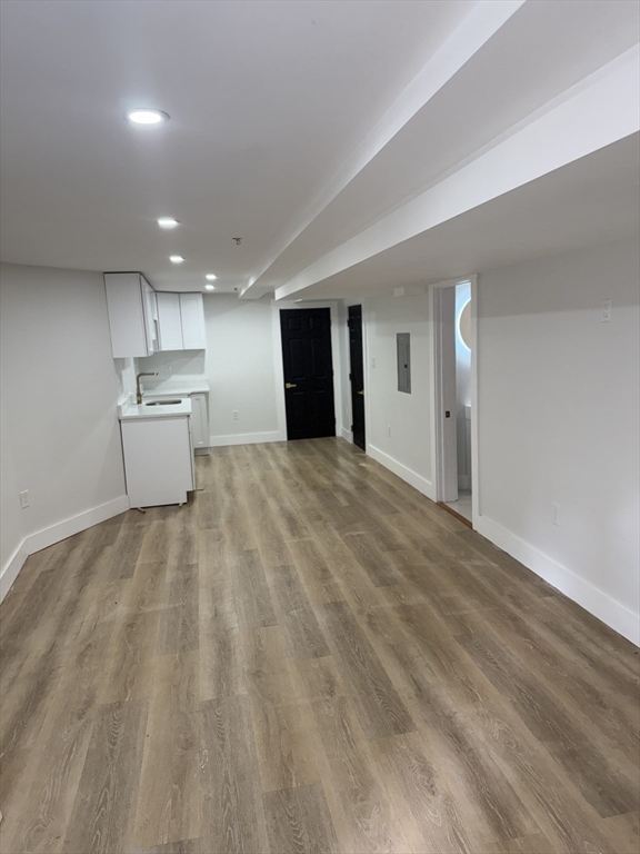 567 Park St # b Unit: 1 and b