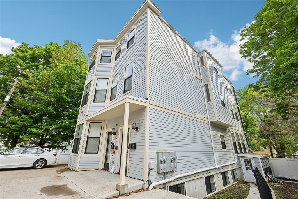 51 Hamilton Street # 3
