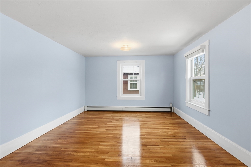 21 Gates Ave, Hudson