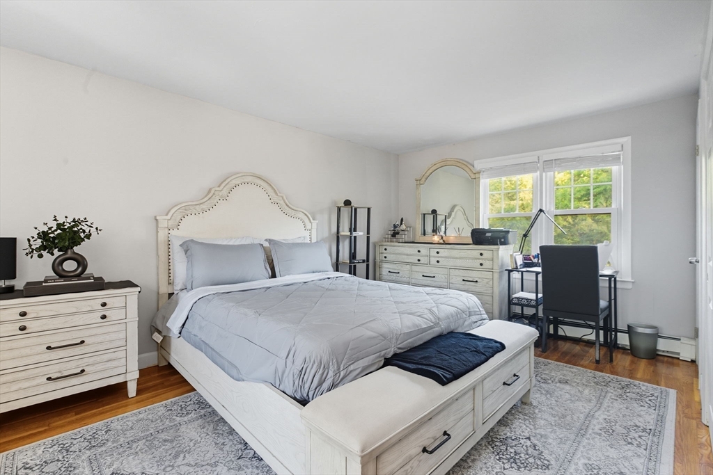 21 Gates Ave, Hudson