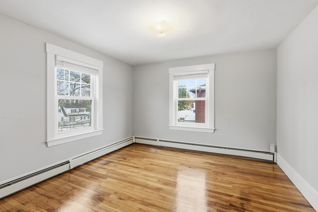 21 Gates Ave, Hudson