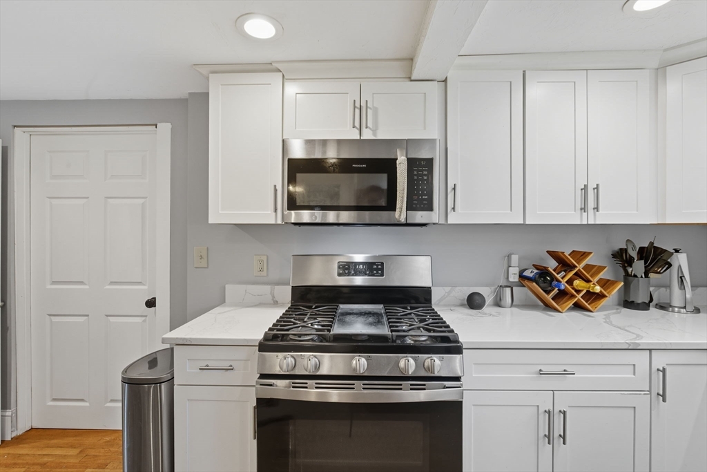 21 Gates Ave, Hudson