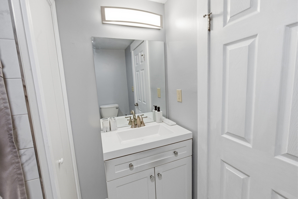 21 Gates Ave, Hudson