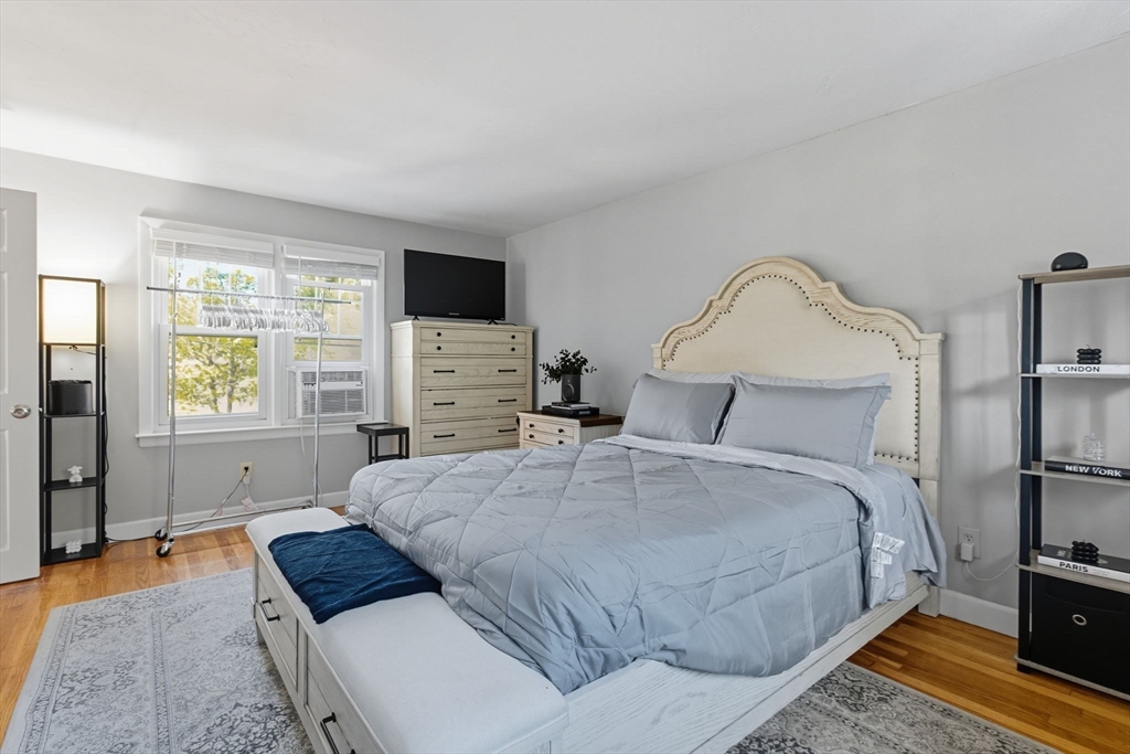 21 Gates Ave, Hudson