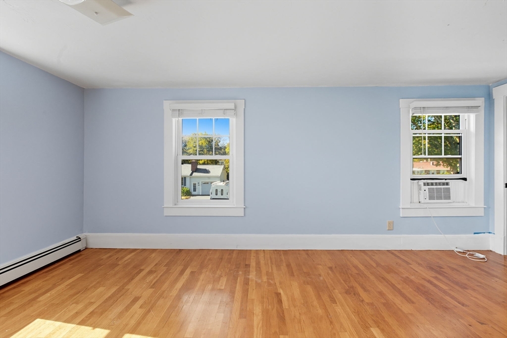 21 Gates Ave, Hudson